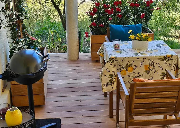 Pres De La Avec Jacuzzi Et Terrasse Privative Apartment Villeneuve-Loubet