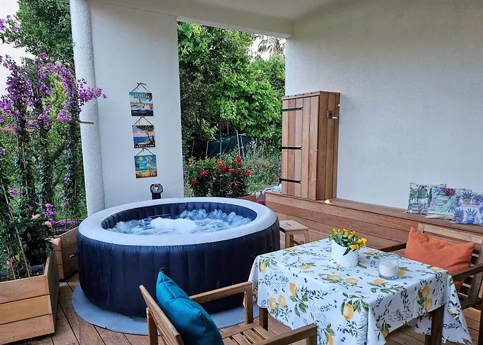 Appartement Près De La Avec Jacuzzi Et Terrasse Privative *